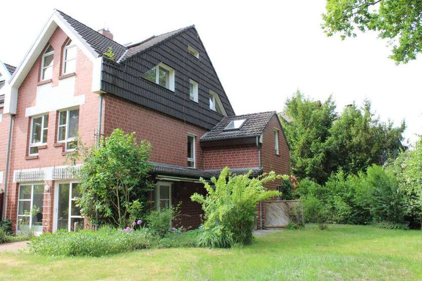 Haus zum Mieten in Langenhagen 1.790 € 156 m²