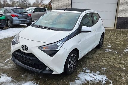 Toyota Aygo (X) 68.436 km 9.900 &euro; Garbsen 30826