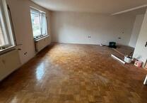 Großzügige 3 Zimmer Wohnung mit Garten , Wintergarten & Garage