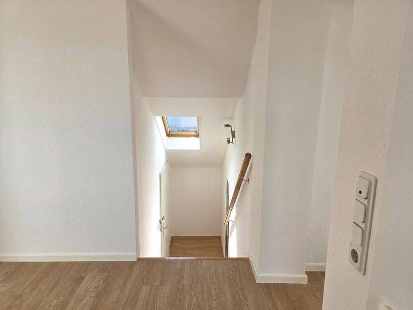 Attraktive 2,5-Zimmer-Wohnung mit großer Dachterrasse in der Südstadt!!