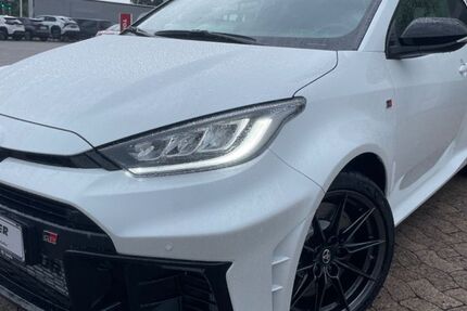 Toyota Yaris 2.200 km 52.900 &euro; Hildesheim 31137