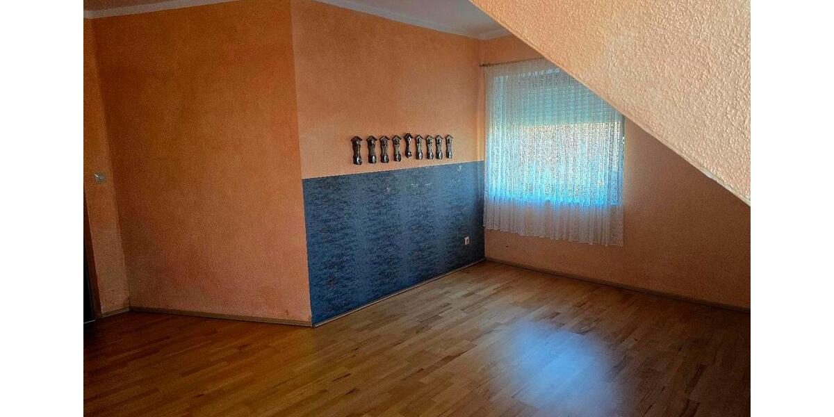 Etagenwohnung Hildesheim Bockfeld - 4 Zimmer, 120 m&sup2;, 1.500&euro; | Angebot:24550240