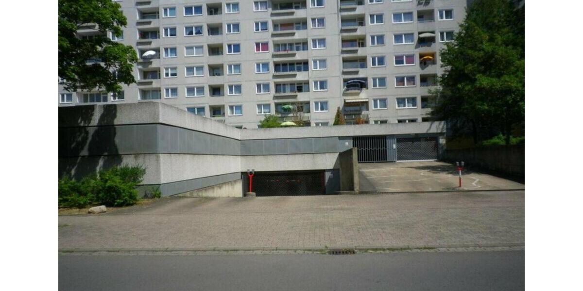 Dreizimmer in beste Lage. 2 Loggia. Keller. Garage. 3 zimmer