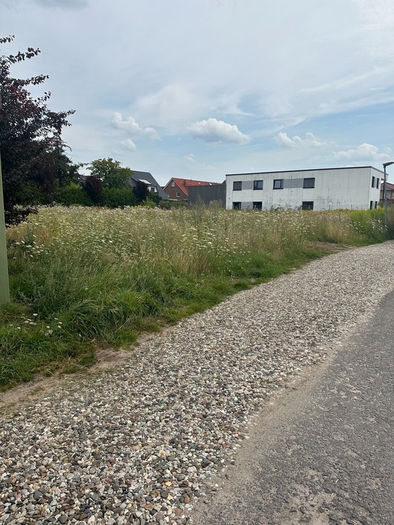 Im Gebotsverfahren: Schönes Gewerbegrundstück in Altwarmbüchen zimmer