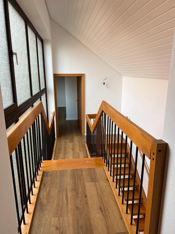 Doppelhaus Hälfte in Top Lage frisch renoviert, mit Garten zimmer