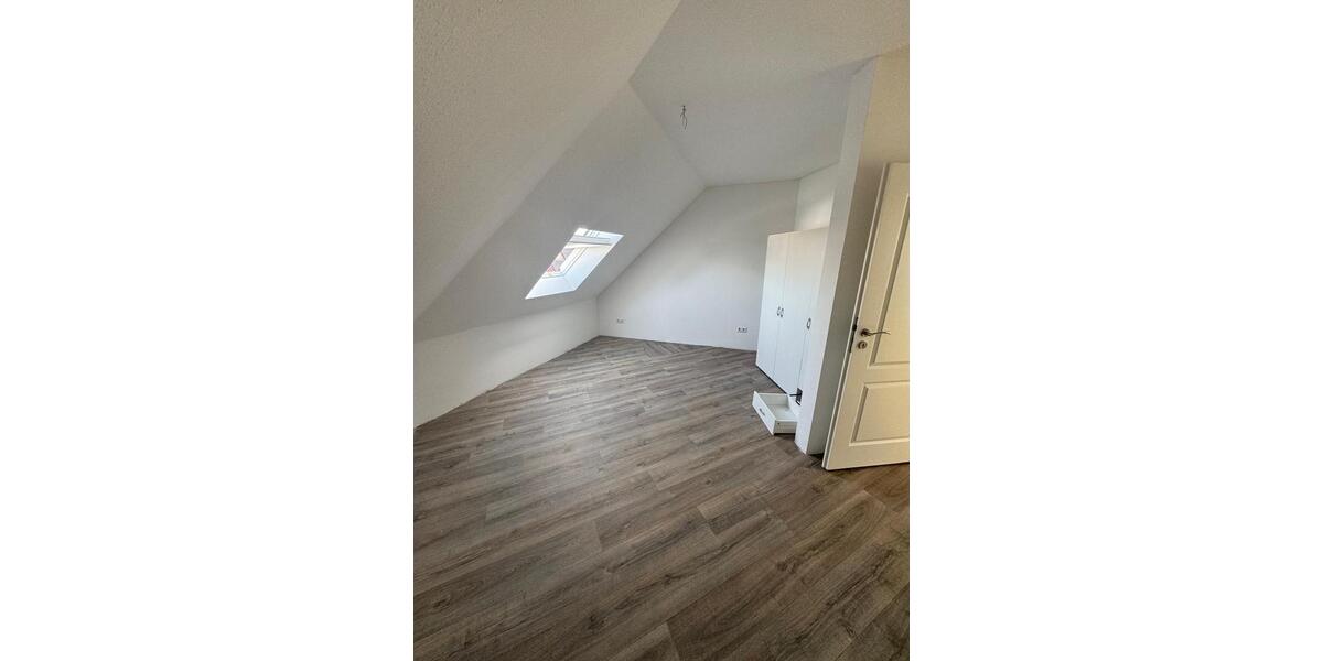 Dachgeschoßwohnung Lehrte - 2 Zimmer, 60 m&sup2;, 600&euro; | Angebot:26689005