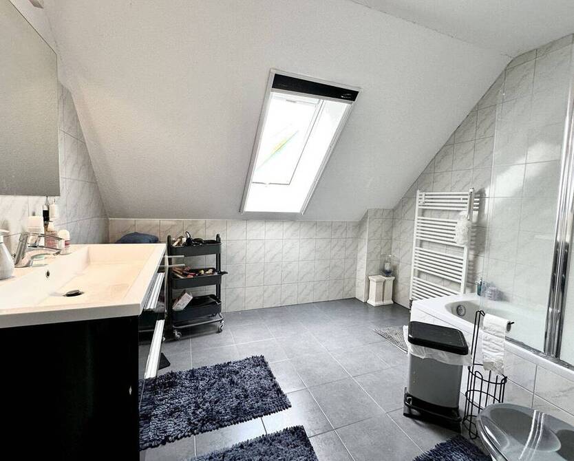 Familienfreundliches Wohnen - moderne Doppelhaushalte von 2011 in ruhiger Lage !