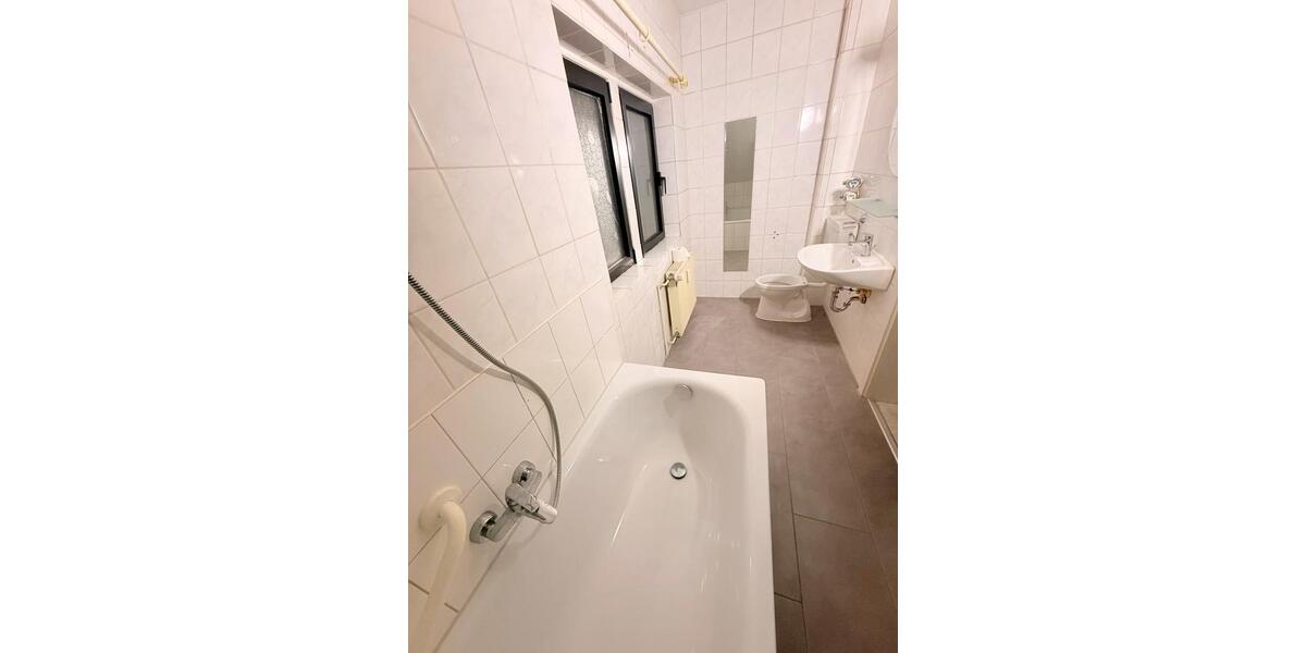 Etagenwohnung Garbsen Berenbostel - 4 Zimmer, 96 m&sup2;, 1.200&euro; | Angebot:24854492