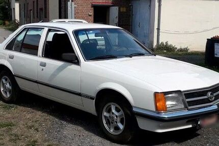 Opel Commodore 100.000 km 10.500 &euro; Burgdorf 31303