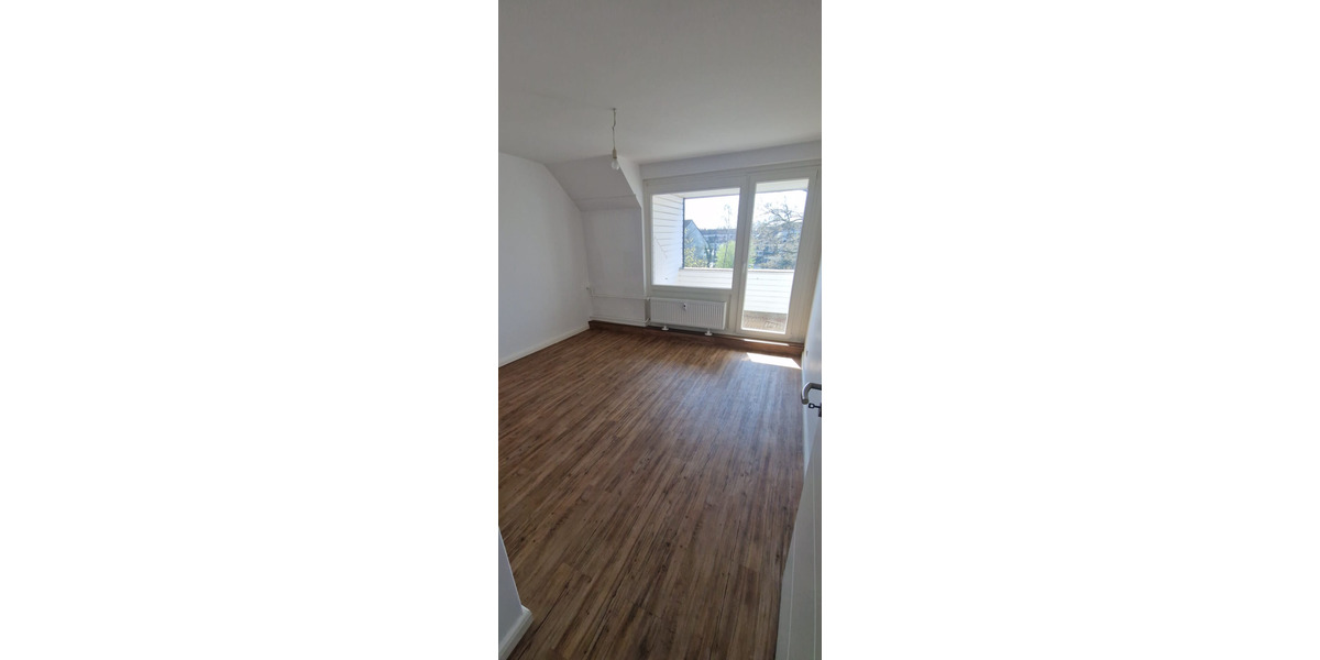 Sonnige 2,5 Zi. Wohnung inkl. Stellplatz & Balkon in Garbsen 2.5 zimmer