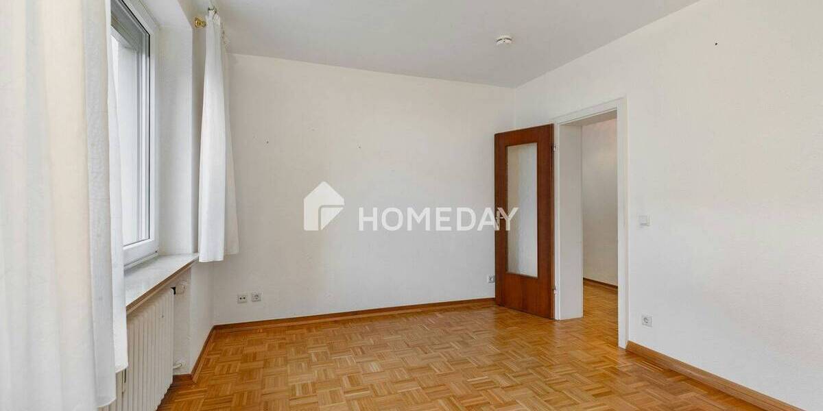 Bezugsfrei - stilvolle 4-Zimmer-Wohnung mit Komfort, Substanz und sonniger Loggia 4 zimmer