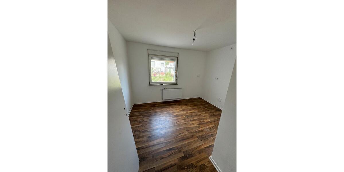 Erdgeschoßwohnung Garbsen Berenbostel - 3 Zimmer, 80 m&sup2;, 1.000&euro; | Angebot:26474573
