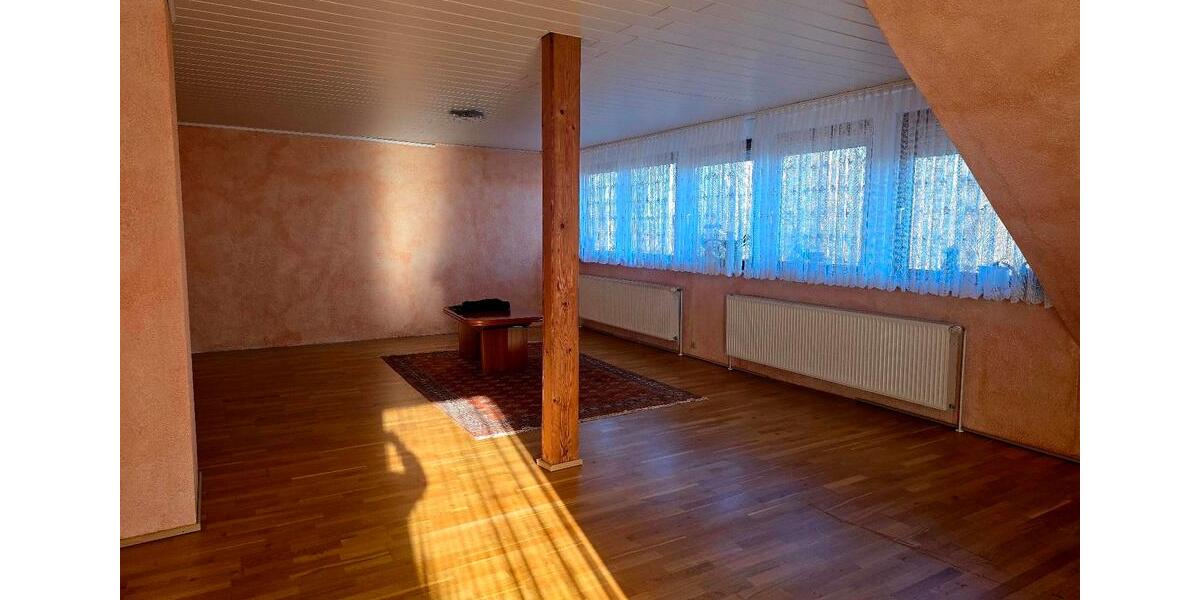 Etagenwohnung Hildesheim Bockfeld - 4 Zimmer, 120 m&sup2;, 1.500&euro; | Angebot:24550240
