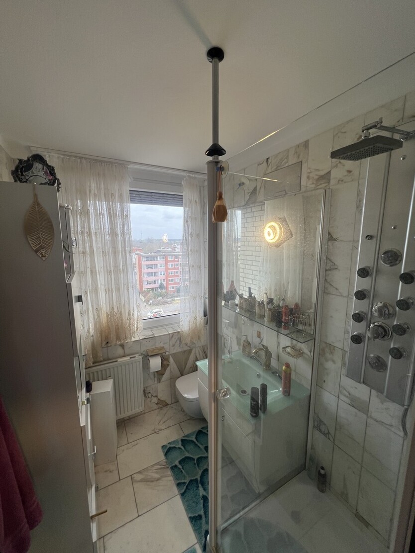 REDUZIERT! Saniertes Penthouse in Laatzen – 3-Zimmer-Traumwohnung mit Balkon & Fahrstuhl! 3 zimmer