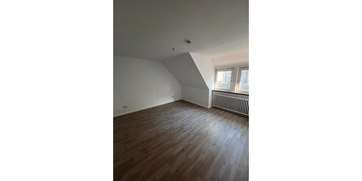 Dachgeschoßwohnung Hildesheim - 4 Zimmer, 92 m&sup2;, 695&euro; | Angebot:25149293