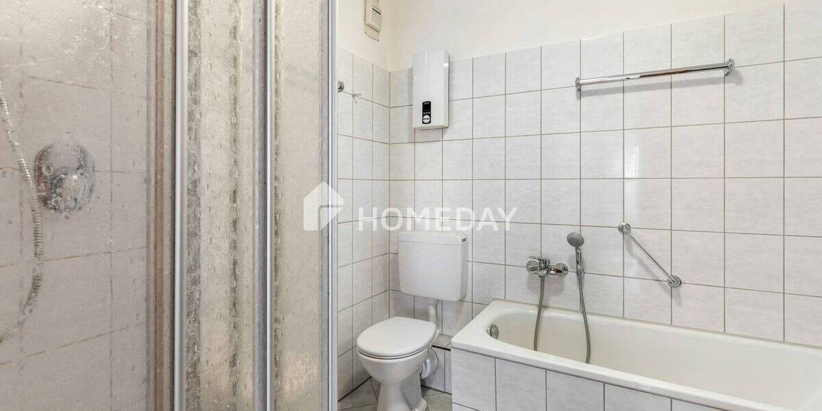 Bezugsfrei - stilvolle 4-Zimmer-Wohnung mit Komfort, Substanz und sonniger Loggia 4 zimmer