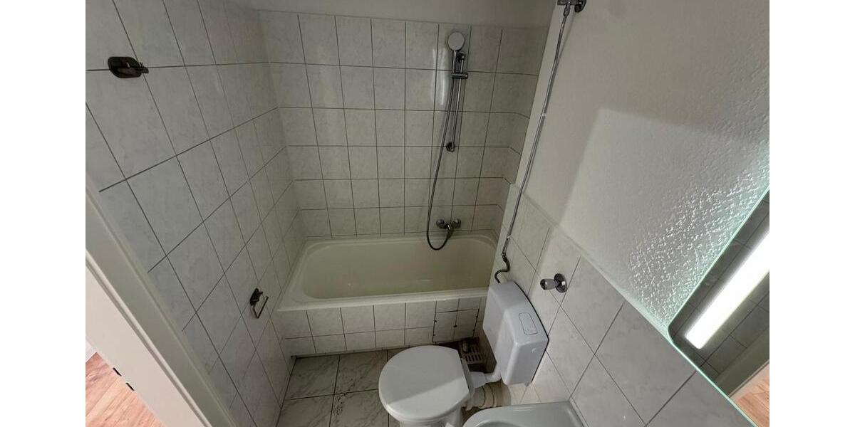 Dachgeschoßwohnung Hannover Herrenhausen-Stöcken - 3 Zimmer, 63 m&sup2;, 695&euro; | Angebot:25180127