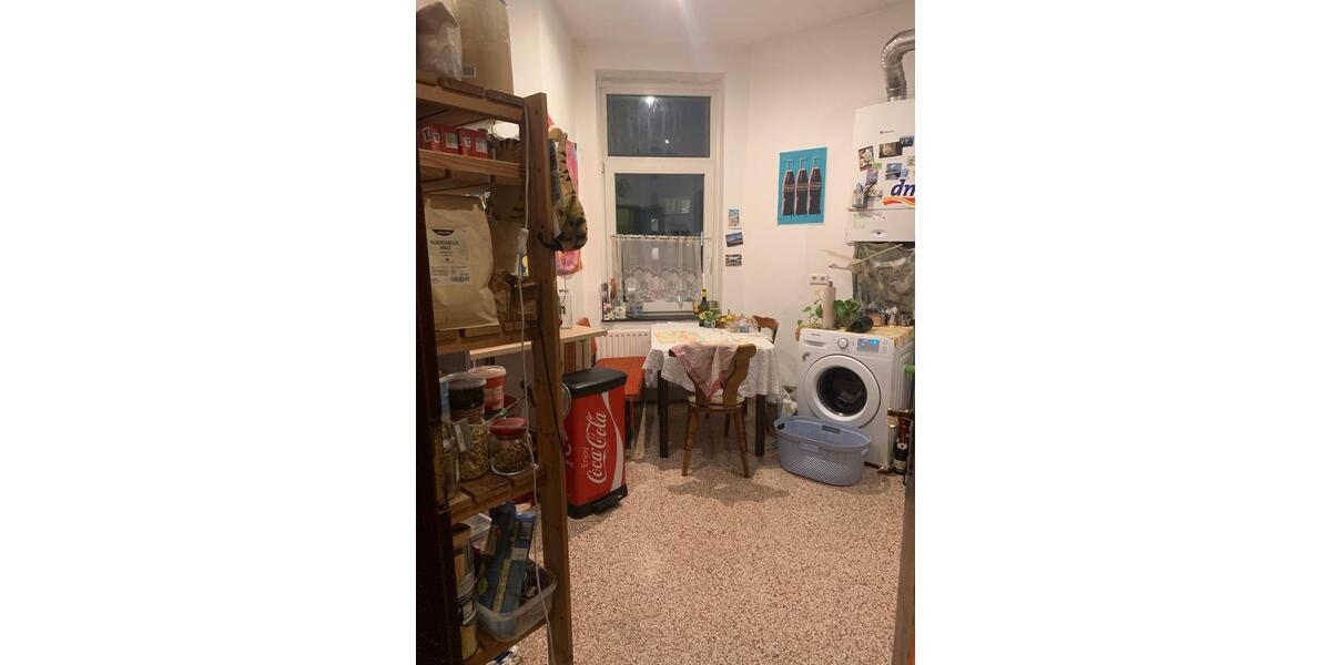 Sonniges Zimmer in 3er Wg 4 zimmer