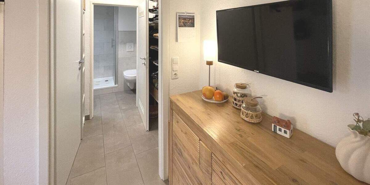 Lage, Lage, Lage: 3,5-Zimmer, voll sanierte Wohnung in Döhren - 2 Bäder, 2 Balkone, Hochparterre, direkt einziehen 3 zimmer