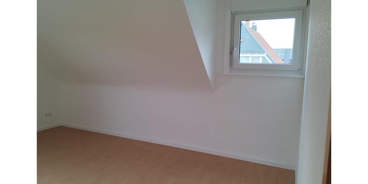 Dachgeschoßwohnung Garbsen - 3 Zimmer, 75 m&sup2;, 695&euro; | Angebot:26459691
