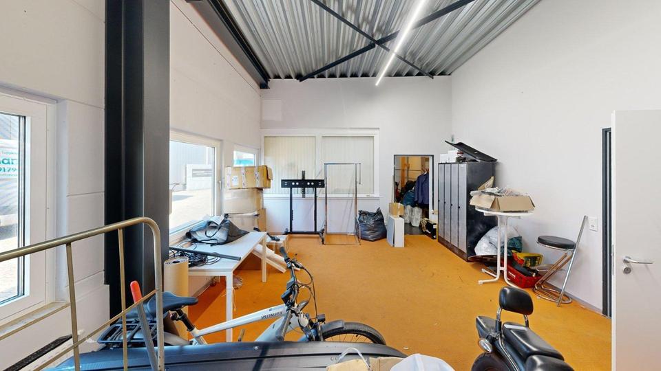 Hannover Laatzen - Gewerbefläche bzw Lagerhalle mit 340 m² zu vermieten. WC+Küche, teilbar zimmer