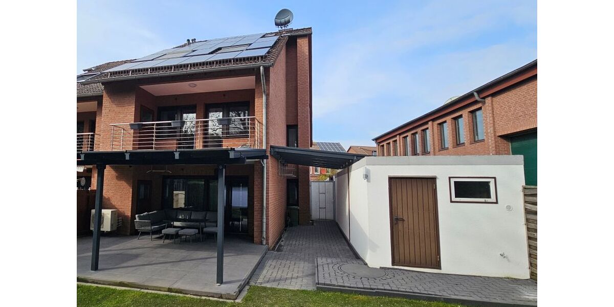 Provisionsfrei* Photovoltaik - Klimaanlage - Modern - 210m2 Wohnfläche - verkehrsgünstige Lage - Straßenbahn in 100m - Doppelhaushälfte Sarstedt | Angebot:25795312