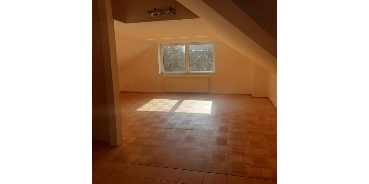 Dachgeschoßwohnung Wedemark - 3 Zimmer, 120 m&sup2;, 980&euro; | Angebot:25417215