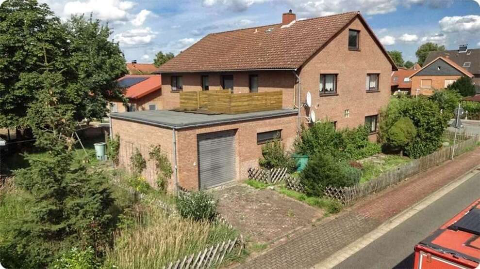 Haus zum Kaufen in Uetze 337.000 € 250 m²
