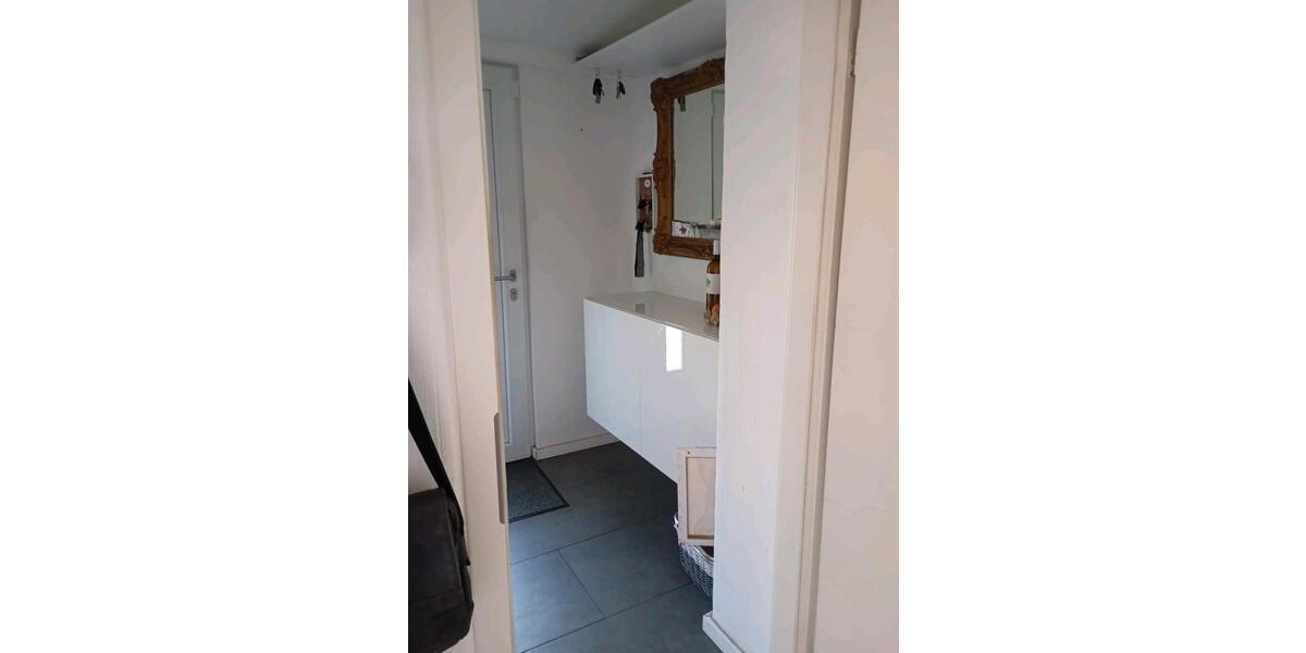 Renoviertes Zweifamilienhaus in ruhiger Lage - provisionsfrei 8 zimmer