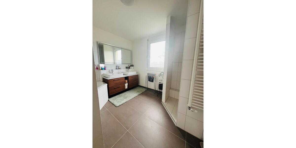 Reihenhaus Hannover Herrenhausen-Stöcken - 3.5 Zimmer, 116 m&sup2;, 1.700&euro; | Angebot:25422938