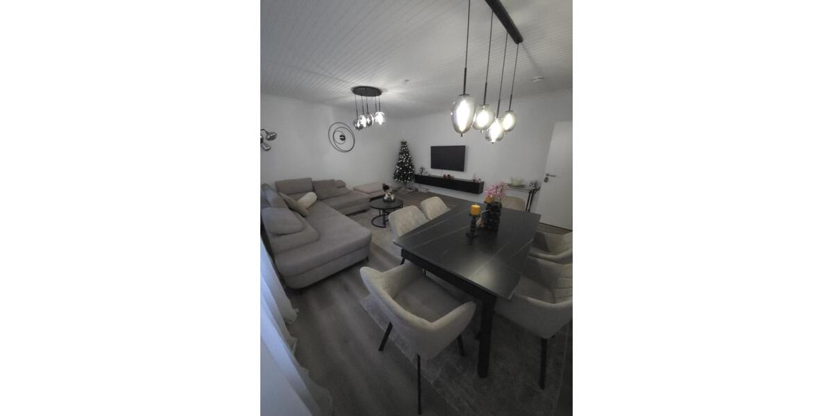 Hausgefühl pur: Großzügige Wohneinheit (131 m²) in freistehendem 6 zimmer