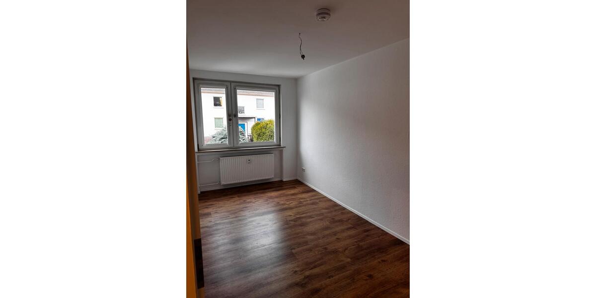 3 Zimmer Wohnung mit Balkon und Einbauküche in HerrenhausenBurg 3 zimmer