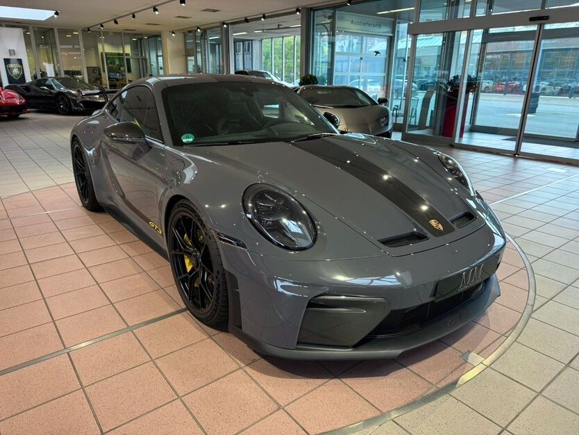 Porsche 992 2.895 km 268.000 € Hannover 30655