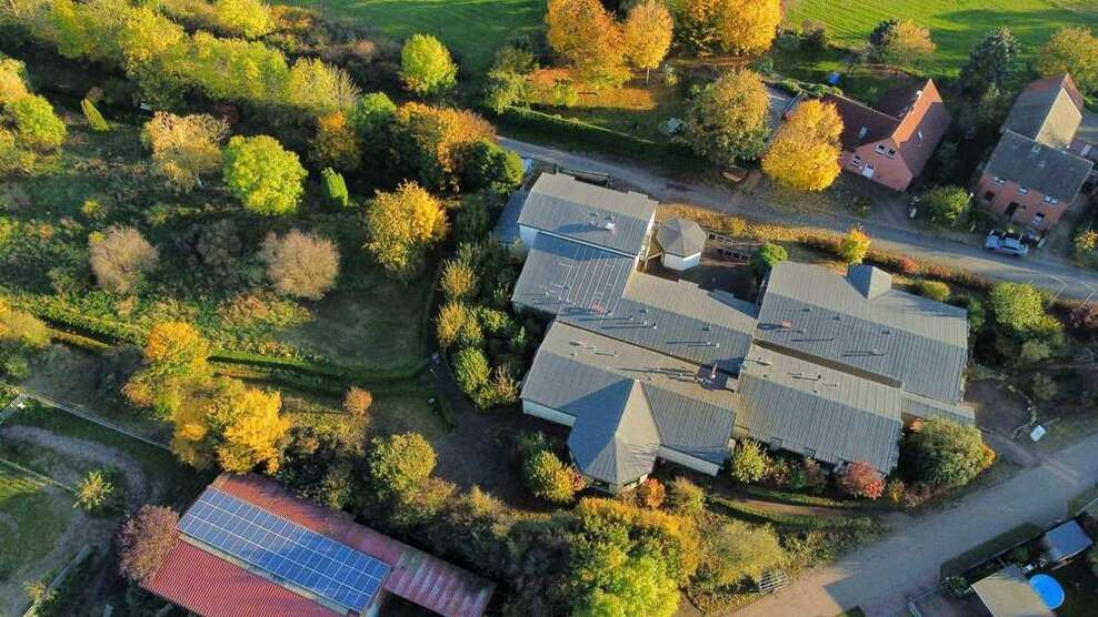 Haus zum Mieten in Neustadt am Rübenberge 7.500 € 980 m²