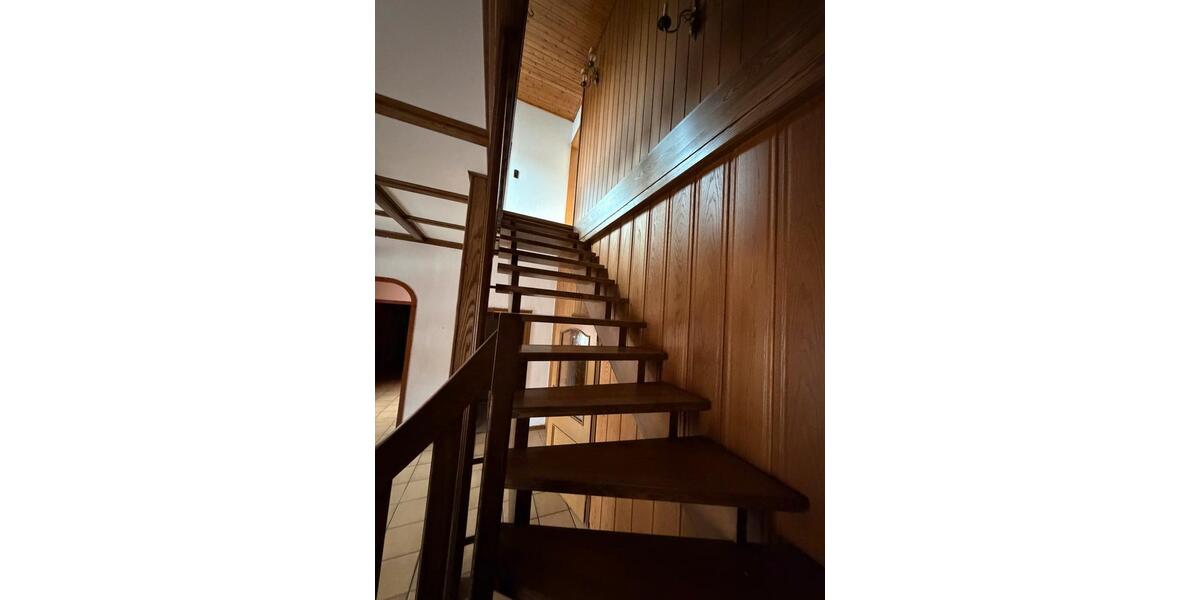 Erdgeschoßwohnung Neustadt am Rübenberge - 5 Zimmer, 185 m&sup2;, 1.565&euro; | Angebot:26041142