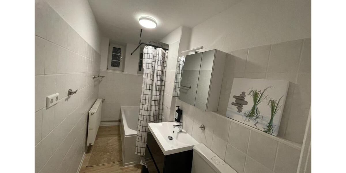 -Prov.Frei- Frisch renovierte 2-Zimmer-Erdgeschosswohnung in Uninähe – möbliert & WG-geeignet 2 zimmer