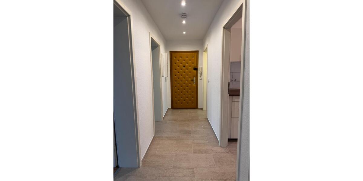 3 Zimmer Wohnung mit Balkon und Einbauküche in HerrenhausenBurg 3 zimmer