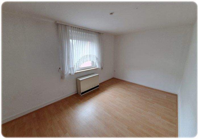 Hannover - Burg - Viel Platz für Familie & Co Ein- oder Zweifamilienhaus mit großem Garten entdecken 8 zimmer