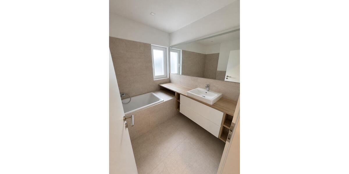 Erdgeschoßwohnung Langenhagen Brink - 3 Zimmer, 104 m&sup2;, 1.900&euro; | Angebot:26580624