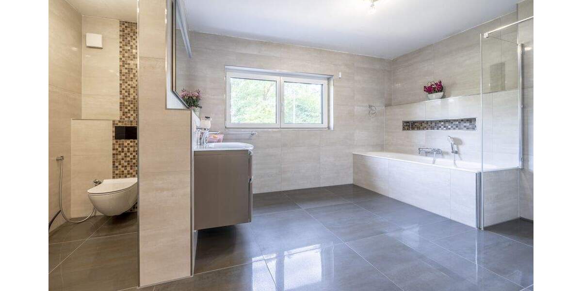 Einfamilienhaus Hannover / Isernhagen-Süd Isernhagen-Süd - 6 Zimmer, 242 m&sup2;, 2.050.000&euro; | Angebot:25731240