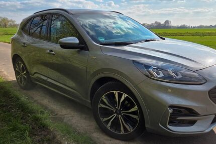 Ford Kuga 65.000 km 21.999 &euro; Sarstedt 31157