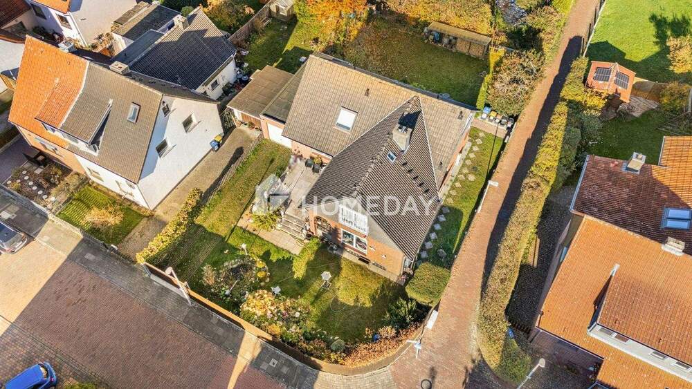 Bothfeld: Topgepflegtes EFH mit Vollkeller, Kamin, Sauna, Terrasse & Garage: Ihr neues Familienglück 7 zimmer