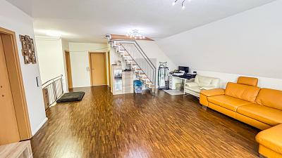 FAMILIENPARADIES MIT GROßEM GARTEN 6 zimmer