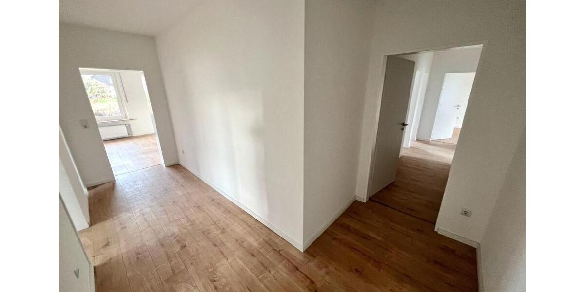 Wohnen mit Komfort: Sanierte 4-Zimmer-Wohnung in toller Lage - 