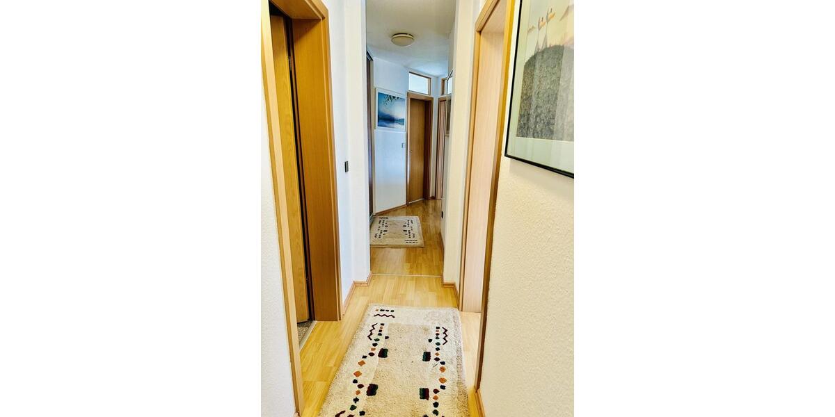 Etagenwohnung Isernhagen - 6 Zimmer, 255 m&sup2;, 2.500&euro; | Angebot:25381857