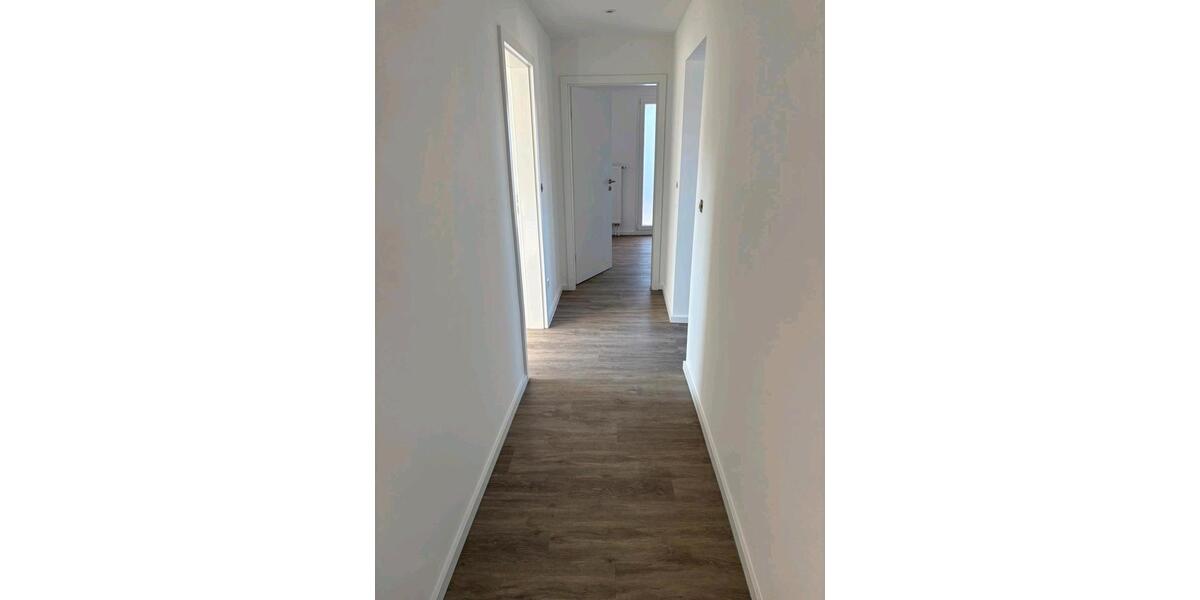 Dachgeschoßwohnung Algermissen - 3 Zimmer, 65 m&sup2;, 600&euro; | Angebot:25405094