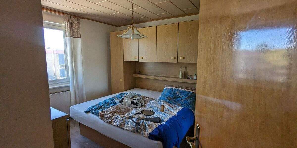 Renovierungsbedürftiges Haus mit viel Potential in Weetzen zu Verkaufen 8 zimmer