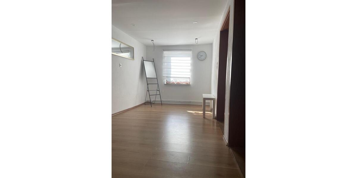 Einfamilienhaus Giesen - 5 Zimmer, 145 m&sup2;, 200.000&euro; | Angebot:26416080