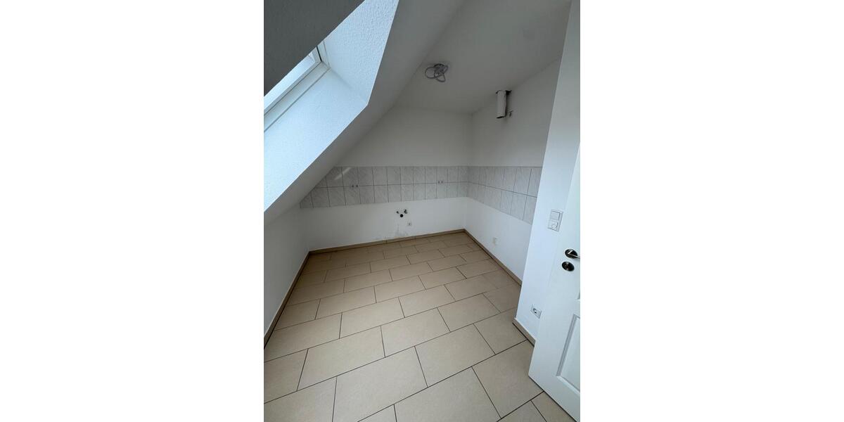 Dachgeschoßwohnung Lehrte - 2 Zimmer, 60 m&sup2;, 600&euro; | Angebot:26689005
