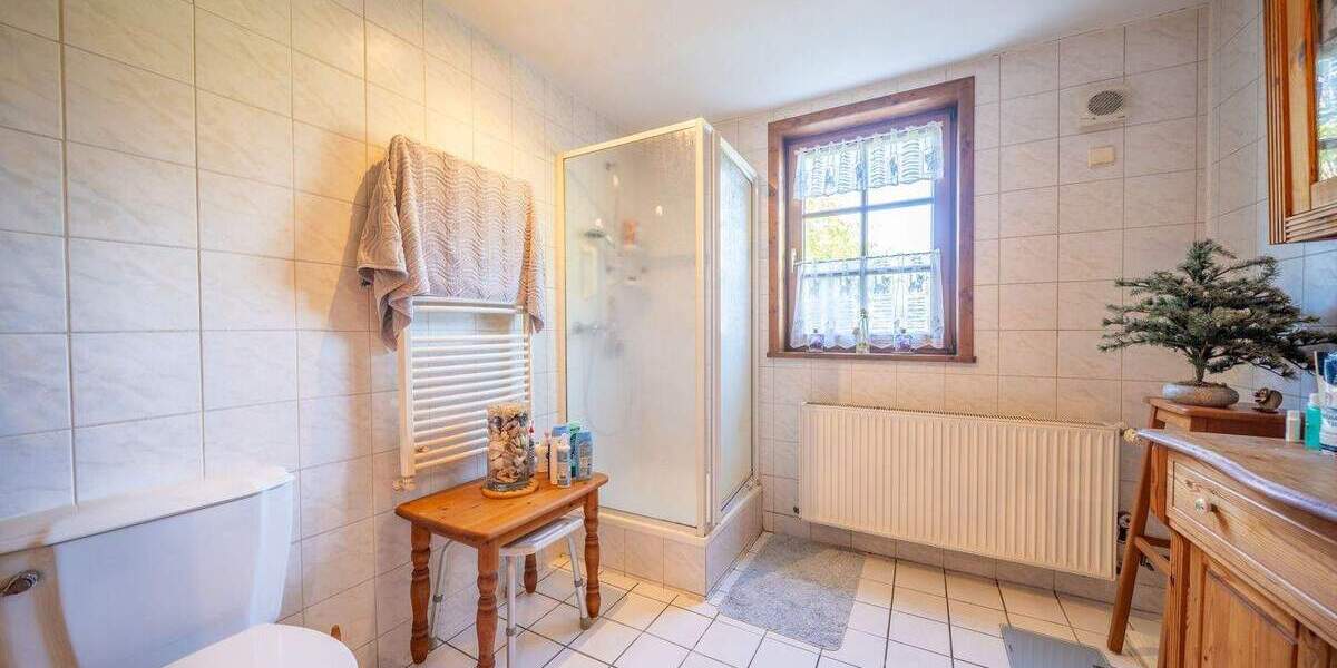Mehrfamilienhaus, Wohnhaus Giesen Emmerke - 8 Zimmer, 175 m&sup2;, 295.000&euro; | Angebot:25671920